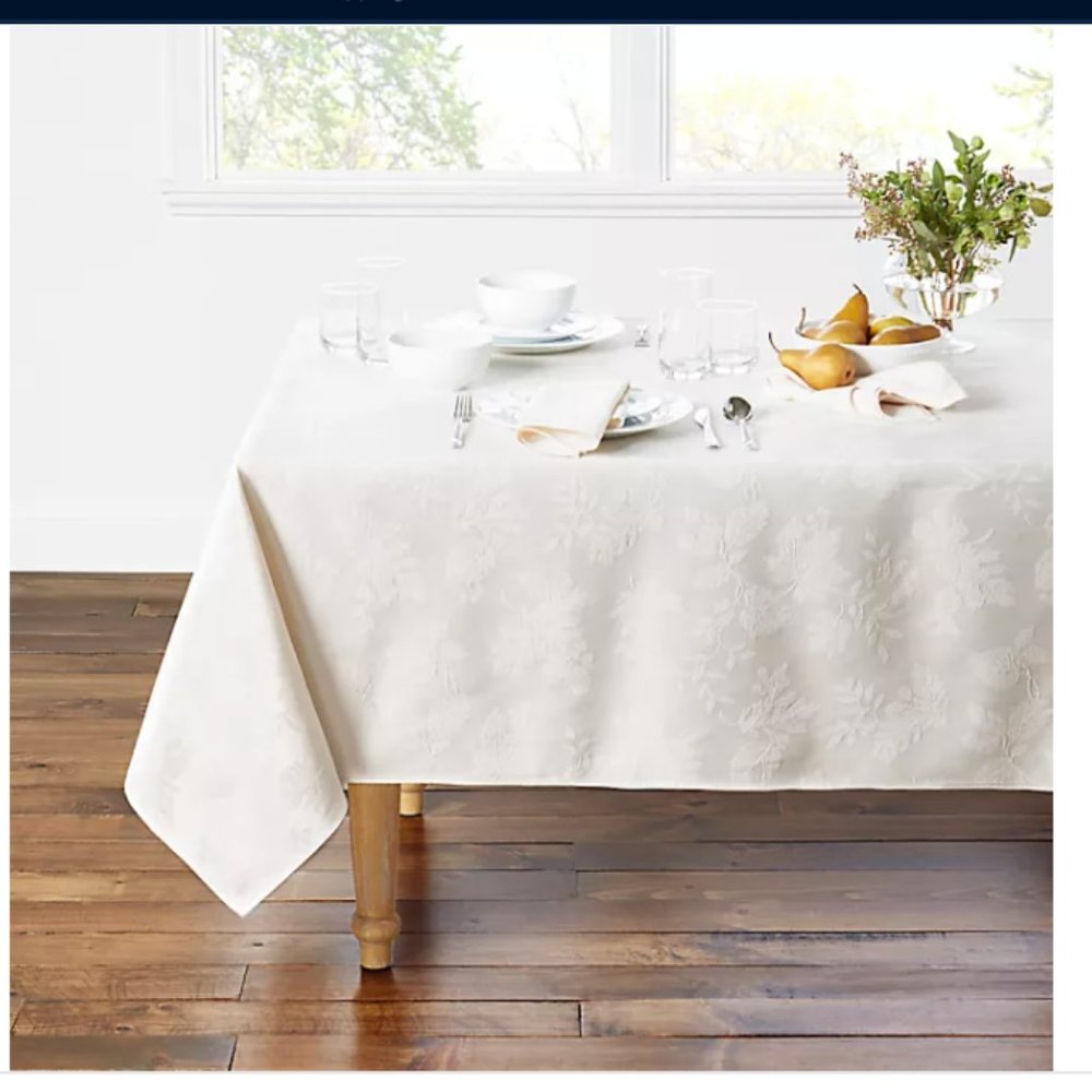 NIP Autumn Medley Damask Tablecloth - Ivory